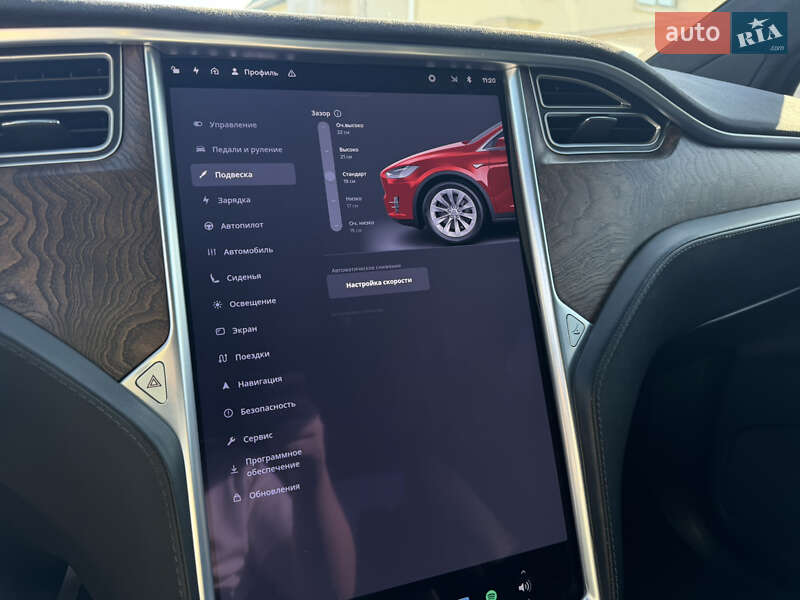 Позашляховик / Кросовер Tesla Model X 2017 в Львові