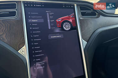 Позашляховик / Кросовер Tesla Model X 2017 в 