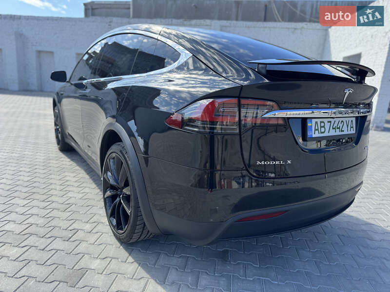 Позашляховик / Кросовер Tesla Model X 2017 в Вінниці