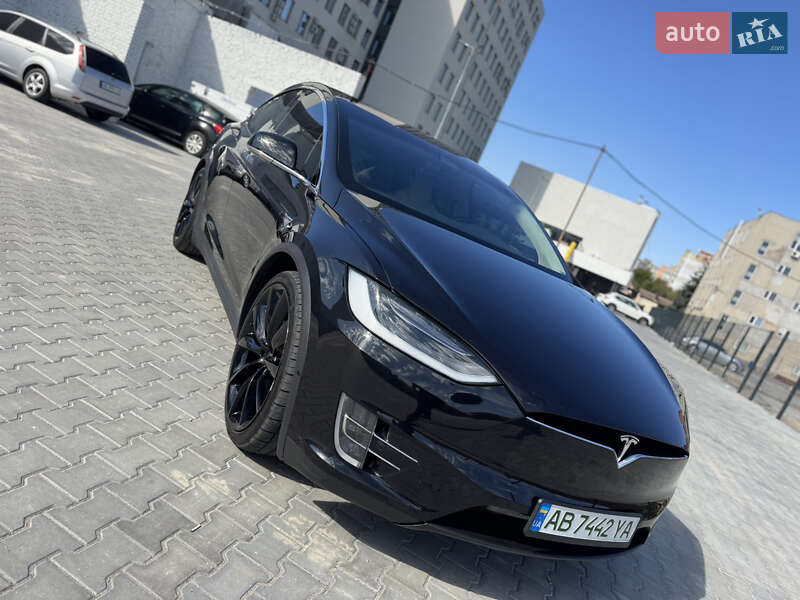 Позашляховик / Кросовер Tesla Model X 2017 в Вінниці