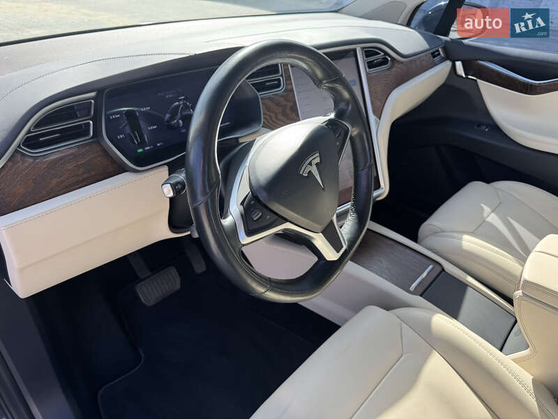 Позашляховик / Кросовер Tesla Model X 2017 в Вінниці
