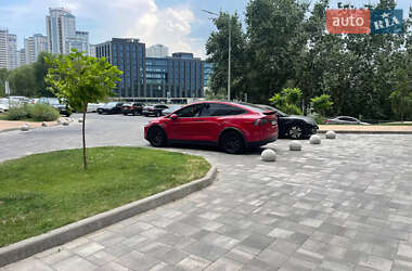 Внедорожник / Кроссовер Tesla Model X 2018 в 