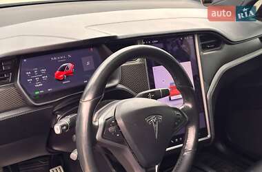 Позашляховик / Кросовер Tesla Model X 2019 в 