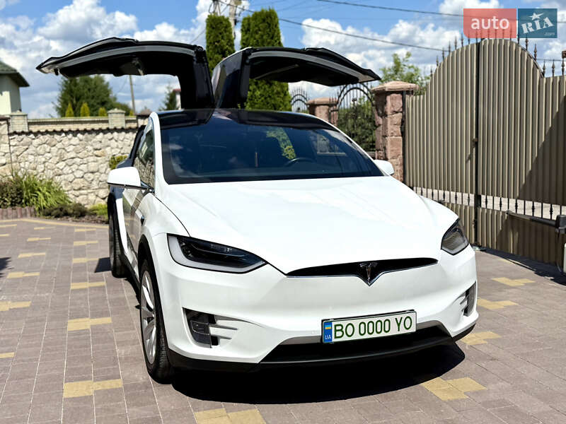 Внедорожник / Кроссовер Tesla Model X 2017 в Тернополе