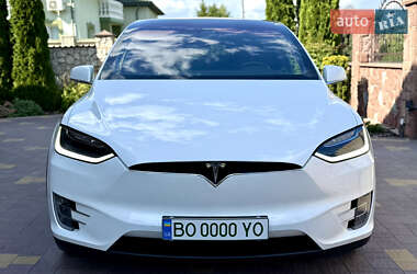 Позашляховик / Кросовер Tesla Model X 2017 в 