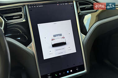 Позашляховик / Кросовер Tesla Model X 2017 в 