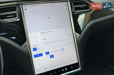 Позашляховик / Кросовер Tesla Model X 2017 в 