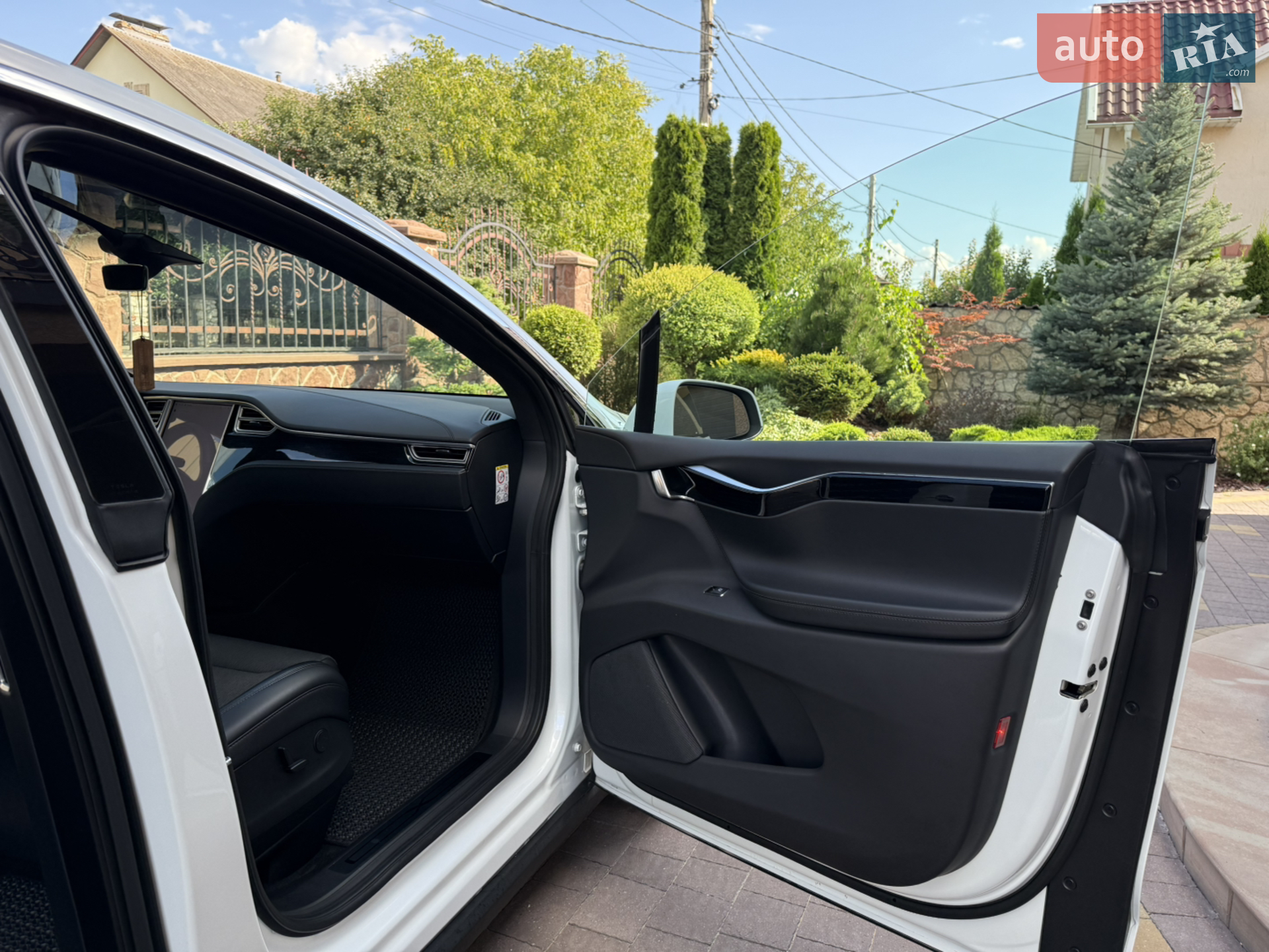 2017 Tesla Model X - мініатюра 85