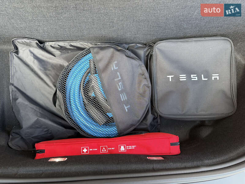 Внедорожник / Кроссовер Tesla Model X 2017 в Тернополе