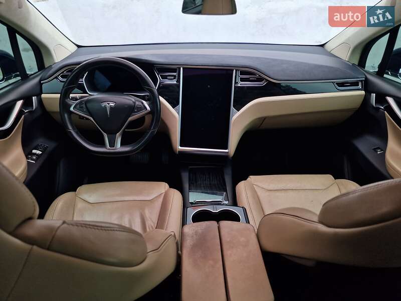 Позашляховик / Кросовер Tesla Model X 2016 в Одесі