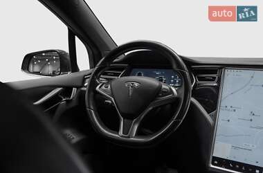 Позашляховик / Кросовер Tesla Model X 2017 в 