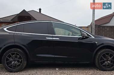 Позашляховик / Кросовер Tesla Model X 2017 в 