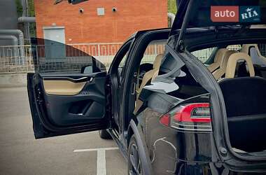 Внедорожник / Кроссовер Tesla Model X 2016 в 