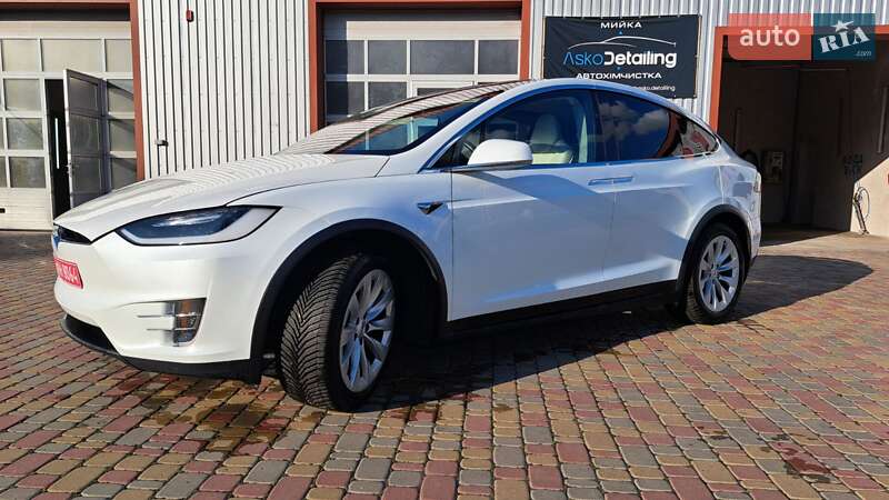 Внедорожник / Кроссовер Tesla Model X 2018 в Костополе