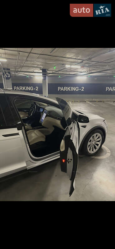 Позашляховик / Кросовер Tesla Model X 2017 в Харкові фото 9 Позашляховик / Кросовер Tesla Model X 2017 в Харкові