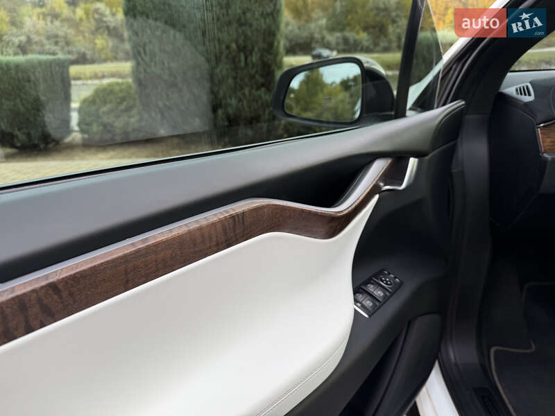 Позашляховик / Кросовер Tesla Model X 2019 в Дніпрі фото 16 Позашляховик / Кросовер Tesla Model X 2019 в Дніпрі