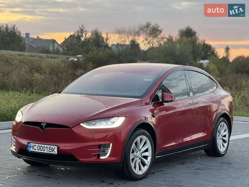 Позашляховик / Кросовер Tesla Model X 2017 в Львові