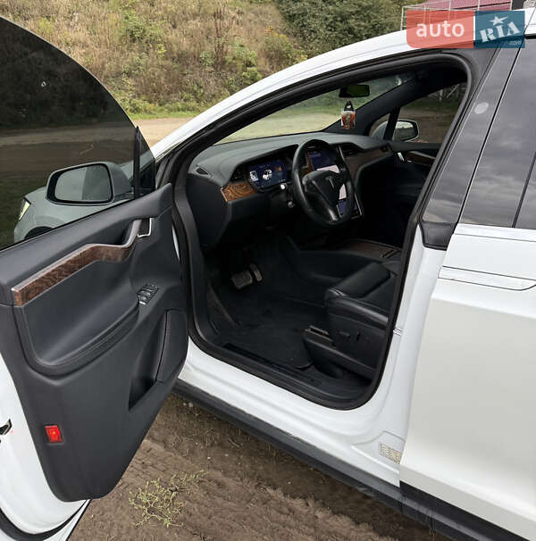 Внедорожник / Кроссовер Tesla Model X 2019 в Черновцах