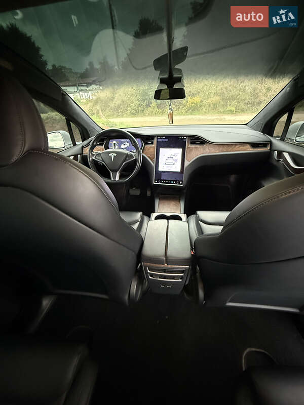 Внедорожник / Кроссовер Tesla Model X 2019 в Черновцах