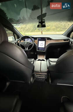 Позашляховик / Кросовер Tesla Model X 2019 в 