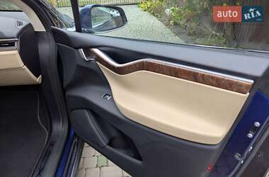 Внедорожник / Кроссовер Tesla Model X 2017 в 
