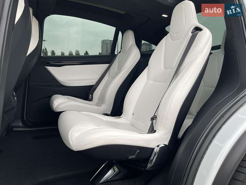 Внедорожник / Кроссовер Tesla Model X 2019 в Киеве