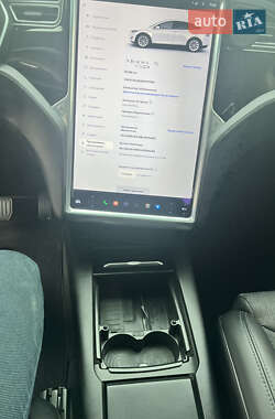 Внедорожник / Кроссовер Tesla Model X 2016 в 