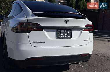 Позашляховик / Кросовер Tesla Model X 2019 в 