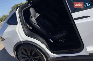 Позашляховик / Кросовер Tesla Model X 2019 в 