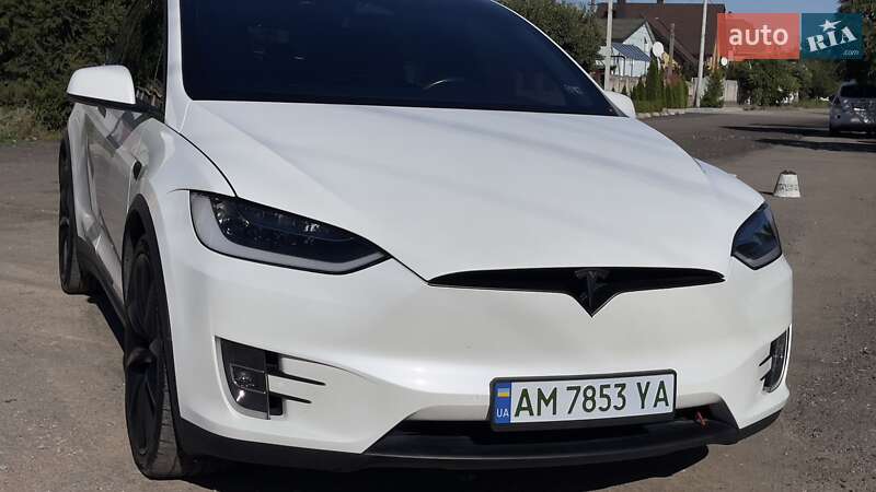 Tesla Model X 2019
