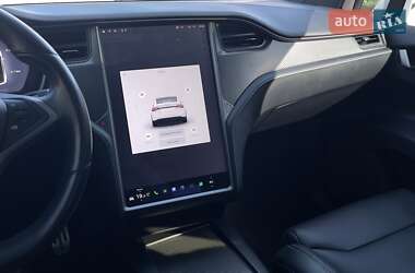 Позашляховик / Кросовер Tesla Model X 2019 в 