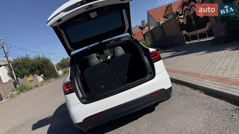 Позашляховик / Кросовер Tesla Model X 2019 в Києві фото 24 Позашляховик / Кросовер Tesla Model X 2019 в Києві