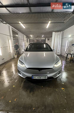 Внедорожник / Кроссовер Tesla Model X 2017 в 
