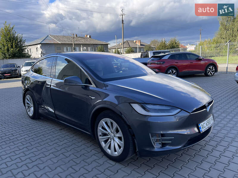 Внедорожник / Кроссовер Tesla Model X 2017 в Луцке