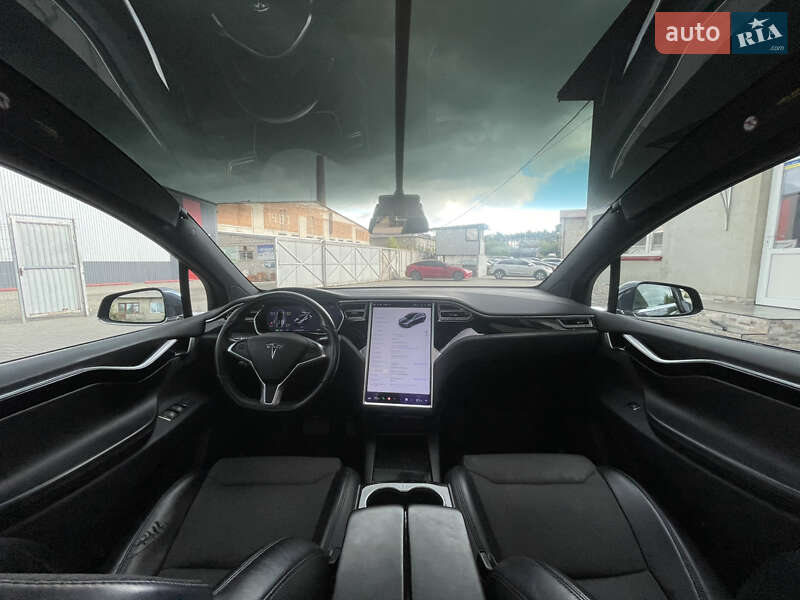 Внедорожник / Кроссовер Tesla Model X 2017 в Луцке