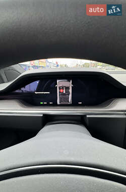 Позашляховик / Кросовер Tesla Model X 2024 в 