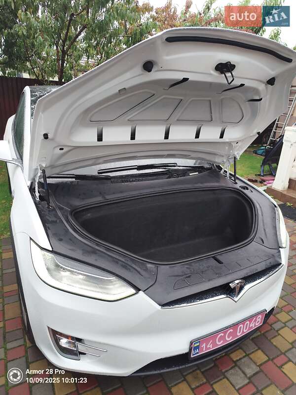 Позашляховик / Кросовер Tesla Model X 2020 в Києві фото 6 Позашляховик / Кросовер Tesla Model X 2020 в Києві