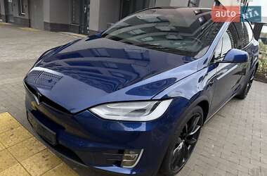Позашляховик / Кросовер Tesla Model X 2019 в 