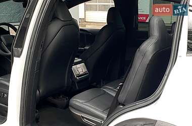 Позашляховик / Кросовер Tesla Model X 2023 в 