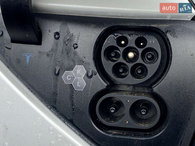 Внедорожник / Кроссовер Tesla Model X 2023 в Киеве