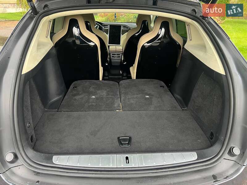 Внедорожник / Кроссовер Tesla Model X 2016 в Киеве