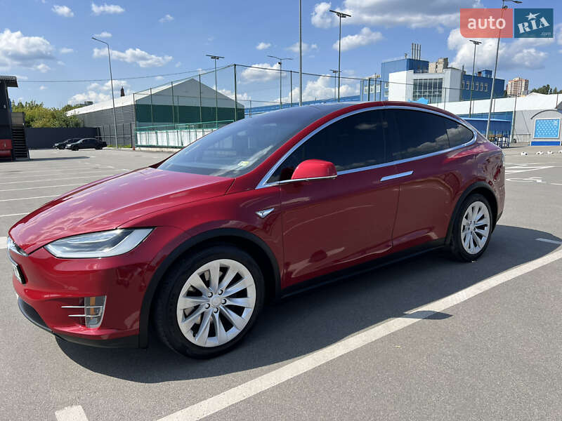 Позашляховик / Кросовер Tesla Model X 2016 в 