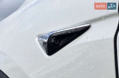 Позашляховик / Кросовер Tesla Model X 2020 в  фото 13 Позашляховик / Кросовер Tesla Model X 2020 в