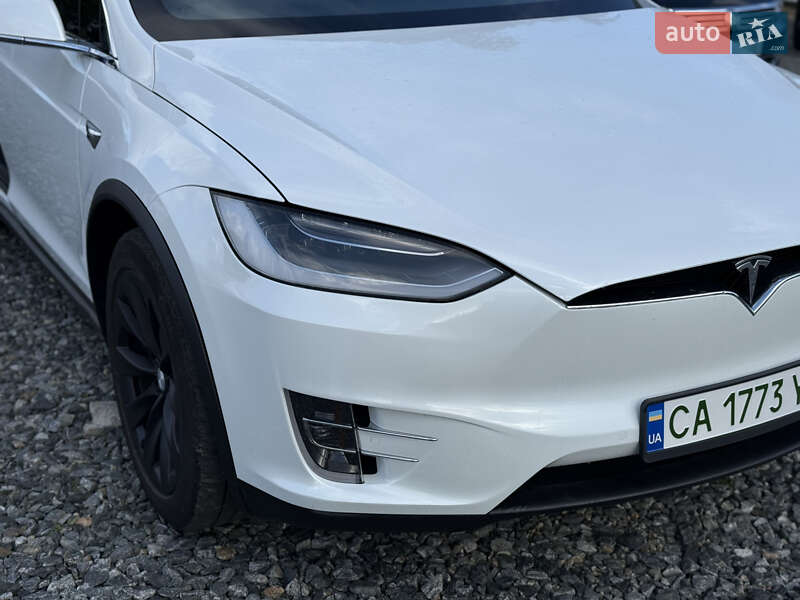 Позашляховик / Кросовер Tesla Model X 2019 в Умані