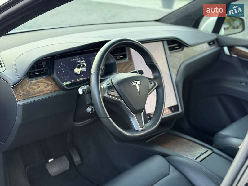 Позашляховик / Кросовер Tesla Model X 2019 в Умані