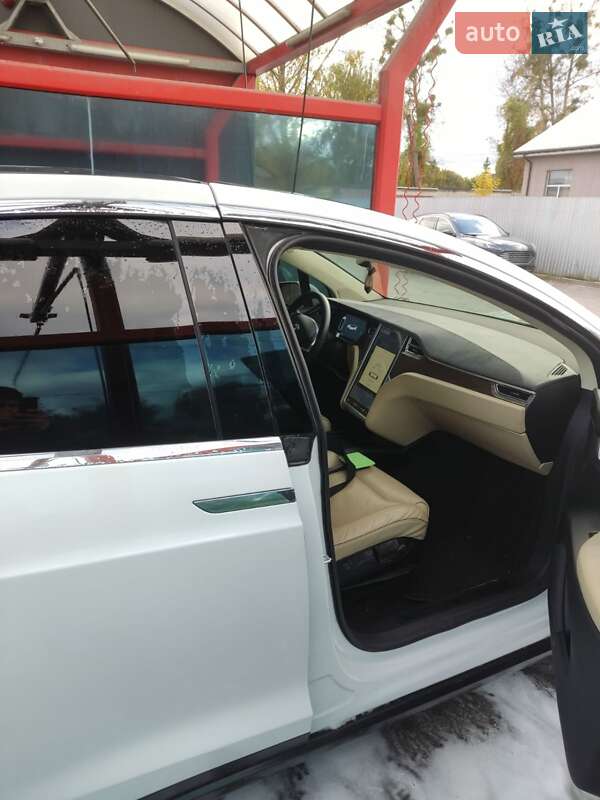 Внедорожник / Кроссовер Tesla Model X 2015 в Львове фото 4 Внедорожник / Кроссовер Tesla Model X 2015 в Львове
