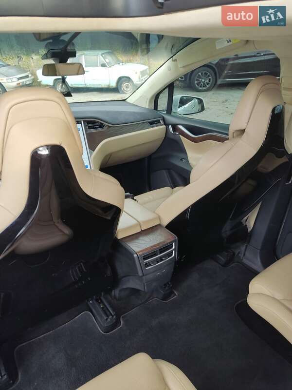 Внедорожник / Кроссовер Tesla Model X 2015 в Львове фото 26 Внедорожник / Кроссовер Tesla Model X 2015 в Львове