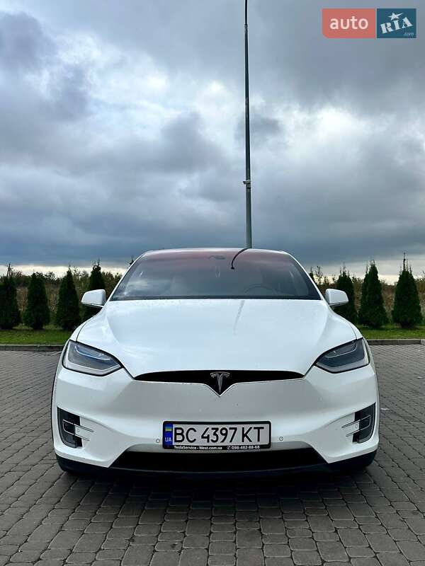 Внедорожник / Кроссовер Tesla Model X 2016 в Городке