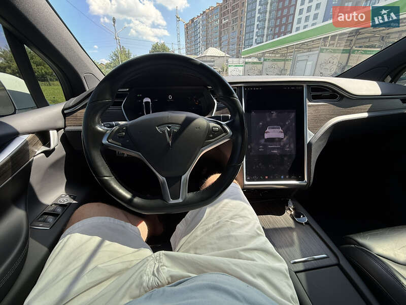 Позашляховик / Кросовер Tesla Model X 2016 в Івано-Франківську