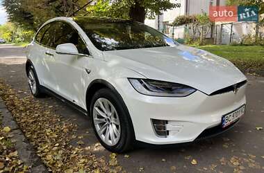 Позашляховик / Кросовер Tesla Model X 2018 в  фото 6 Позашляховик / Кросовер Tesla Model X 2018 в